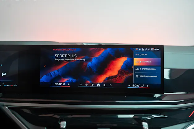 BMW X6 M60i M Sport Pro / Panorama-Glasdach / Bowers&Wilkins / 360°Kamera
