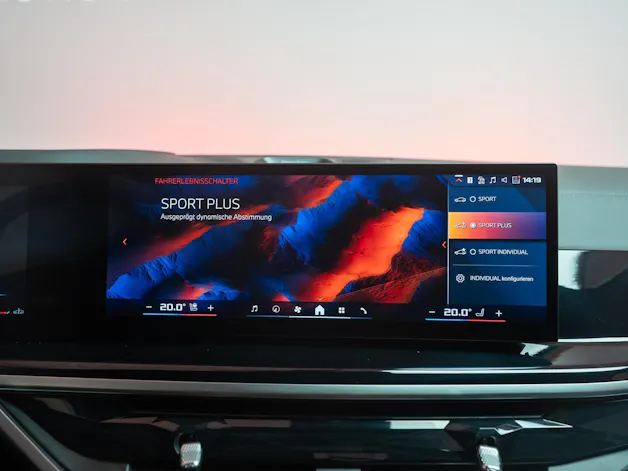 BMW X6 M60i M Sport Pro / Panorama-Glasdach / Bowers&Wilkins / 360°Kamera