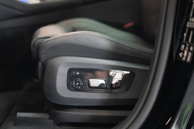 BMW X6 M60i M Sport Pro / Panorama-Glasdach / Bowers&Wilkins / 360°Kamera