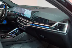 BMW X6 M60i M Sport Pro / Panorama-Glasdach / Bowers&Wilkins / 360°Kamera