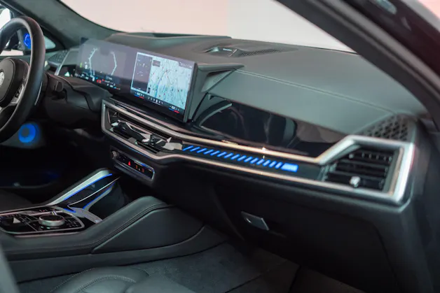 BMW X6 M60i M Sport Pro / Panorama-Glasdach / Bowers&Wilkins / 360°Kamera