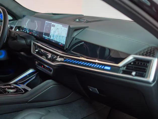 BMW X6 M60i M Sport Pro / Panorama-Glasdach / Bowers&Wilkins / 360°Kamera