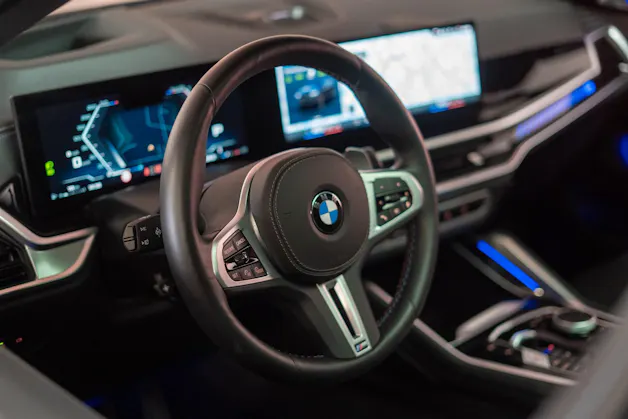 BMW X6 M60i M Sport Pro / Panorama-Glasdach / Bowers&Wilkins / 360°Kamera