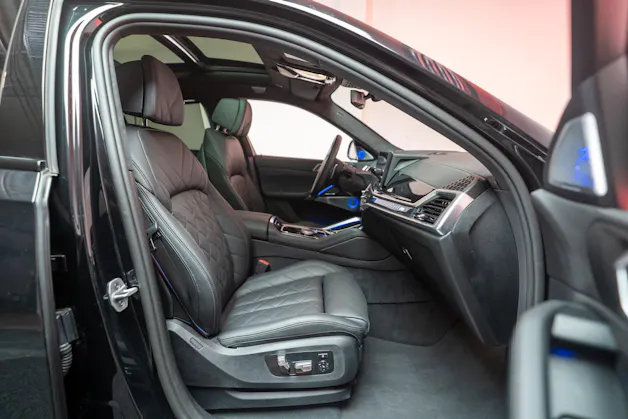 BMW X6 M60i M Sport Pro / Panorama-Glasdach / Bowers&Wilkins / 360°Kamera