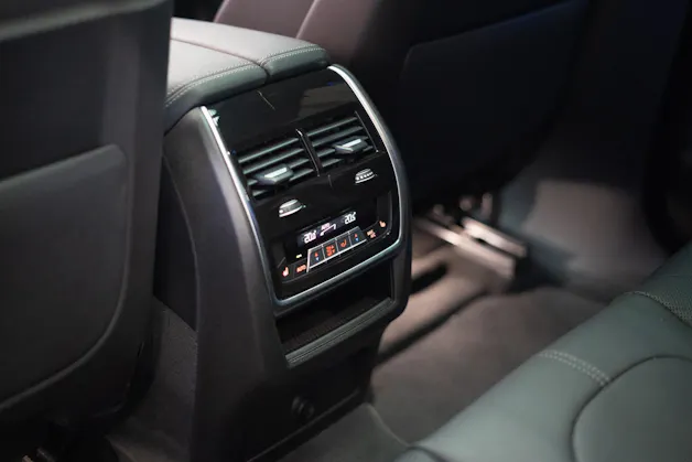 BMW X6 M60i M Sport Pro / Panorama-Glasdach / Bowers&Wilkins / 360°Kamera