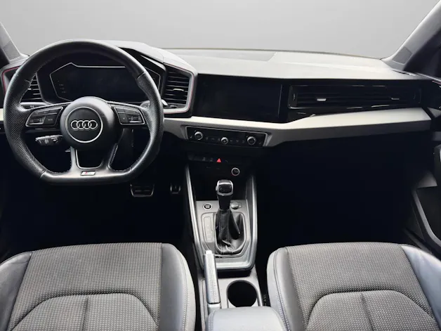 AUDI A1 Sportback 30 TFSI Attraction S-tronic *Rückfahrkamera*Sitzheizung*S-Line Paket uvm*