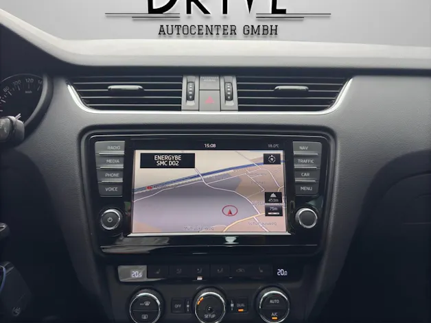 SKODA Octavia Combi 2.0 TDI Elegance DSG