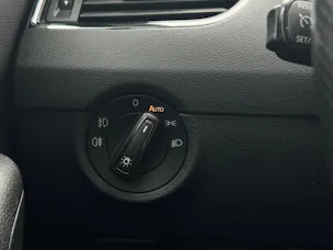 SKODA Octavia Combi 2.0 TDI Elegance DSG