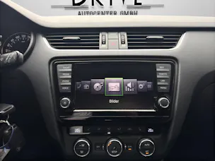 SKODA Octavia Combi 2.0 TDI Elegance DSG