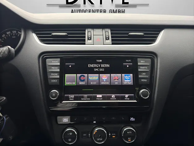 SKODA Octavia Combi 2.0 TDI Elegance DSG