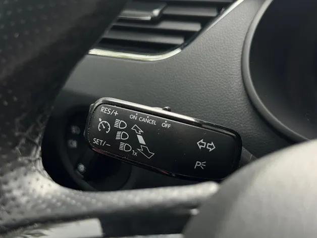 SKODA Octavia Combi 2.0 TDI Elegance DSG