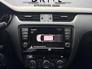 SKODA Octavia Combi 2.0 TDI Elegance DSG