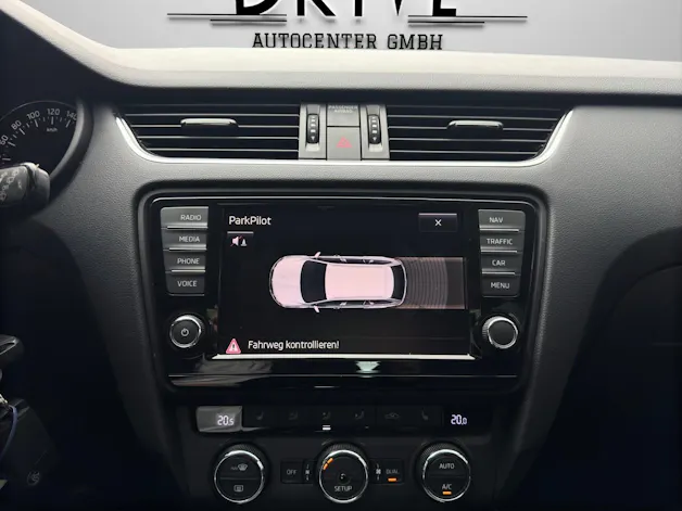 SKODA Octavia Combi 2.0 TDI Elegance DSG