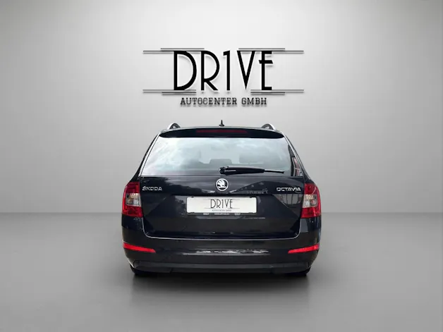 SKODA Octavia Combi 2.0 TDI Elegance DSG