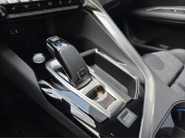 PEUGEOT 3008 1.5 BlueHDi Allure EAT