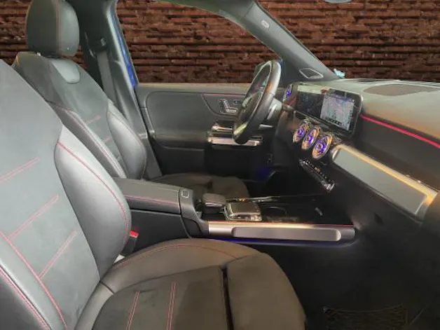MERCEDES-BENZ GLB 250 AMG Line 4 MATIC