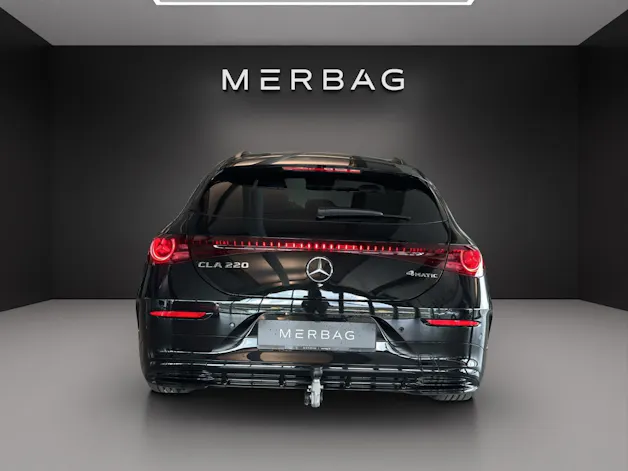 MERCEDES-BENZ CLA SB 220 4M 8G-DCT