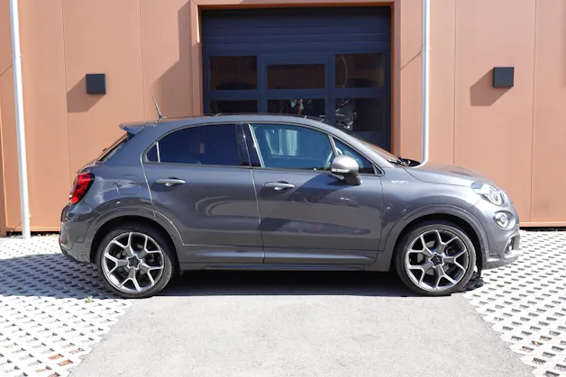 FIAT 500X 1.3 TB GSE S-Design ''CH Auto * Version Sport * Tempomat adaptatif * GPS * Caméra de Recul * 8 Pneus''