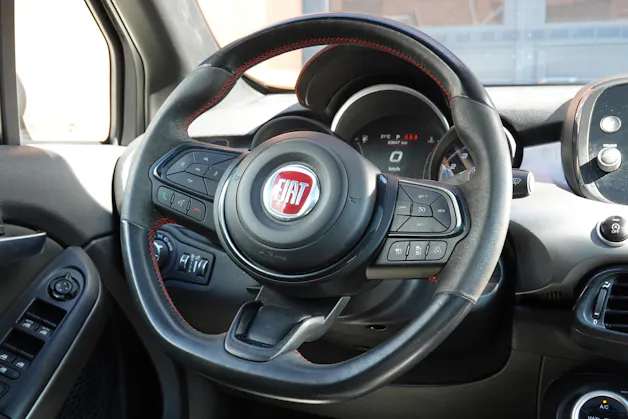 FIAT 500X 1.3 TB GSE S-Design ''CH Auto * Version Sport * Tempomat adaptatif * GPS * Caméra de Recul * 8 Pneus''