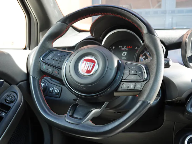 FIAT 500X 1.3 TB GSE S-Design ''CH Auto * Version Sport * Tempomat adaptatif * GPS * Caméra de Recul * 8 Pneus''