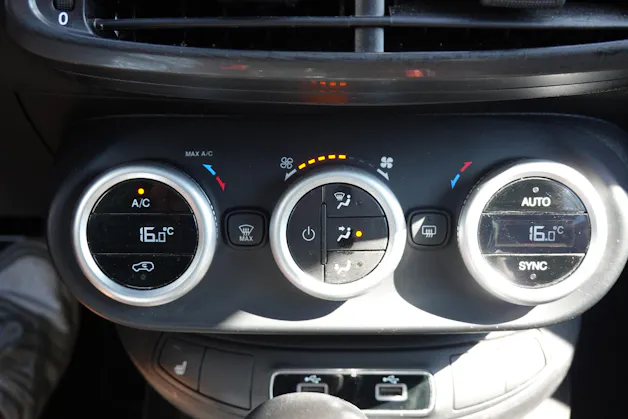 FIAT 500X 1.3 TB GSE S-Design ''CH Auto * Version Sport * Tempomat adaptatif * GPS * Caméra de Recul * 8 Pneus''
