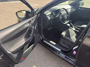 SKODA Octavia Combi 2.0 TSI 245 RS DSG