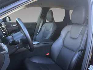 VOLVO XC60 B5 Benzin Mild Hybrid AWD Plus Dark Geartronic