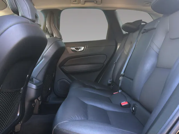 VOLVO XC60 B5 Benzin Mild Hybrid AWD Plus Dark Geartronic