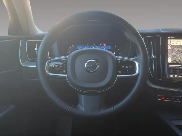 VOLVO XC60 B5 Benzin Mild Hybrid AWD Plus Dark Geartronic