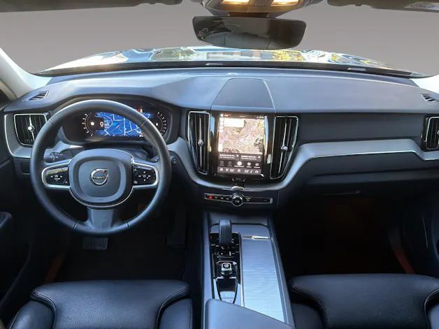 VOLVO XC60 B5 Benzin Mild Hybrid AWD Plus Dark Geartronic