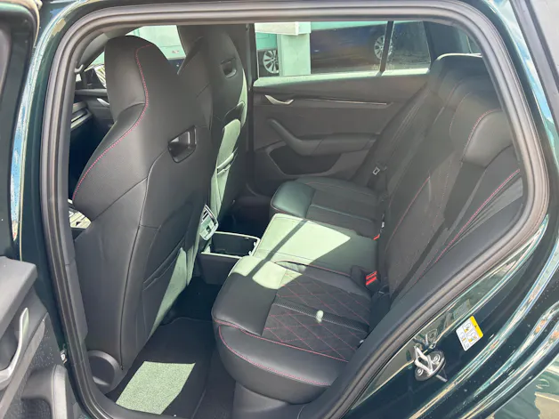SKODA Octavia Combi 2.0 TSI DSG RS 30 Years Edition