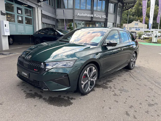 SKODA Octavia Combi 2.0 TSI DSG RS 30 Years Edition