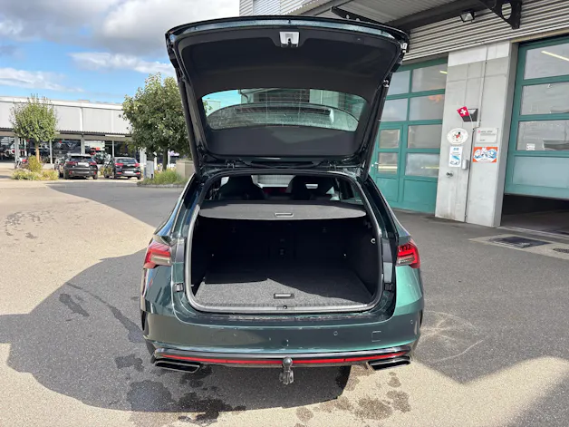 SKODA Octavia Combi 2.0 TSI DSG RS 30 Years Edition