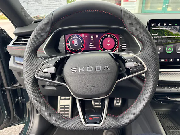 SKODA Octavia Combi 2.0 TSI DSG RS 30 Years Edition