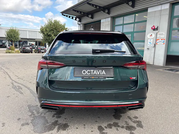 SKODA Octavia Combi 2.0 TSI DSG RS 30 Years Edition