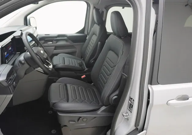 FORD Tourneo Custom L1 2.5 Plug-in-Hybrid Titanium X
