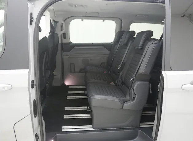 FORD Tourneo Custom L1 2.5 Plug-in-Hybrid Titanium X