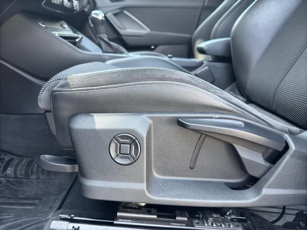 AUDI Q3 35 TDI quattro S-tronic