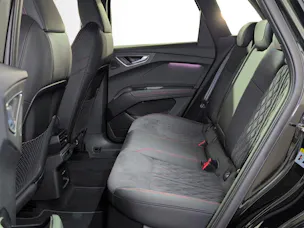 AUDI Q4 e-tron 45 Edition Swiss Ski quattro