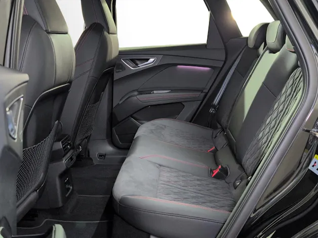 AUDI Q4 e-tron 45 Edition Swiss Ski quattro
