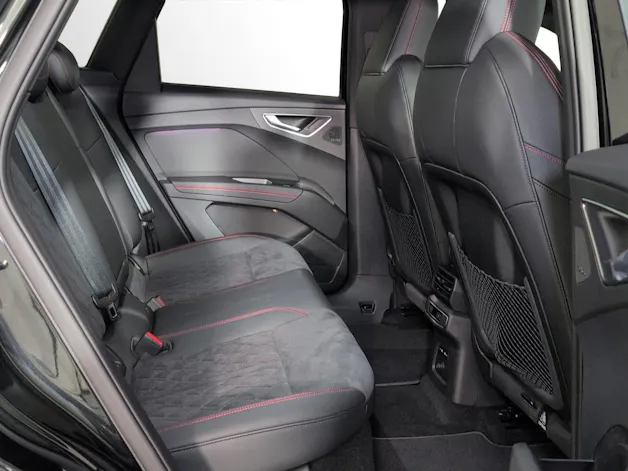 AUDI Q4 e-tron 45 Edition Swiss Ski quattro