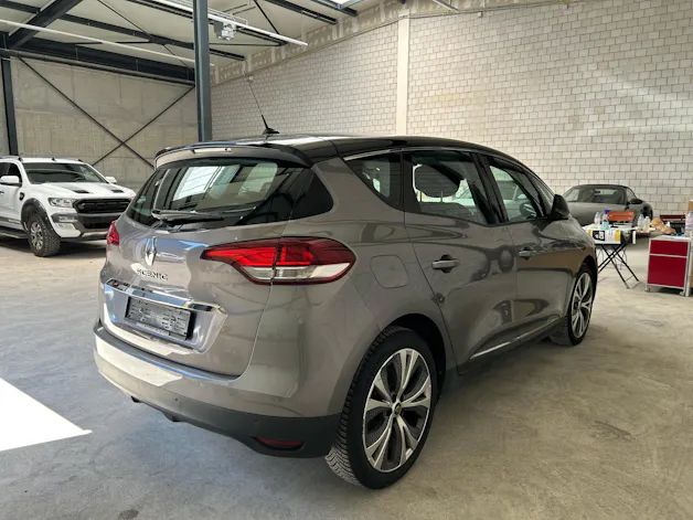 RENAULT Scénic 1.5 dCi Intens EDC