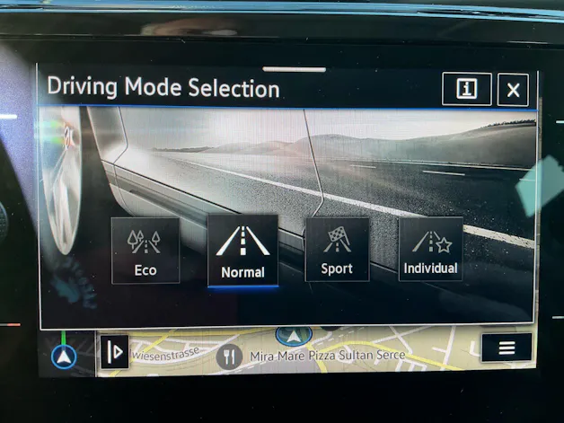 VW Touran Highline *** VOLLAUSSTATTUNG MIT VW GARANTIE BIS 2029 !!! ***
