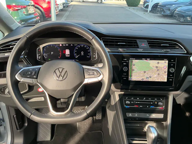 VW Touran Highline *** VOLLAUSSTATTUNG MIT VW GARANTIE BIS 2029 !!! ***