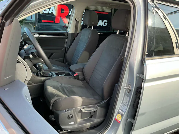 VW Touran Highline *** VOLLAUSSTATTUNG MIT VW GARANTIE BIS 2029 !!! ***