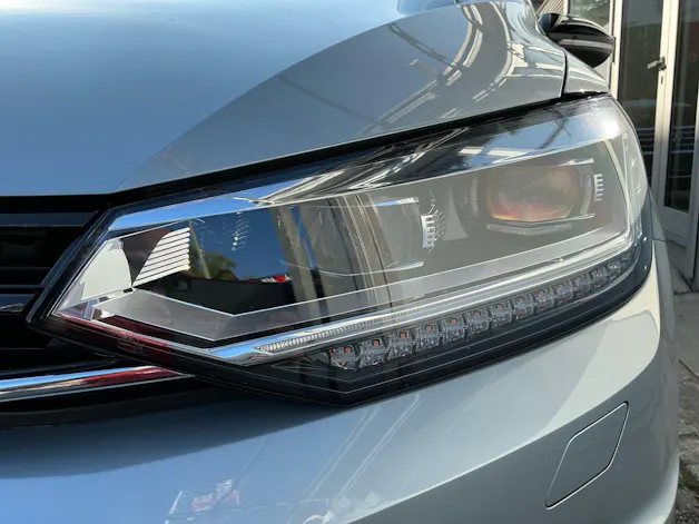 VW Touran Highline *** VOLLAUSSTATTUNG MIT VW GARANTIE BIS 2029 !!! ***