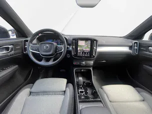 VOLVO XC40 B3 Benzin Mild Hybrid Plus Dark DCT