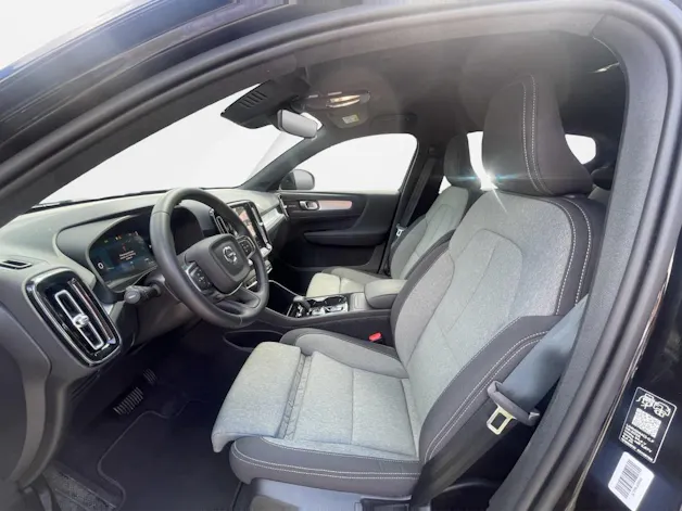 VOLVO XC40 B3 Benzin Mild Hybrid Plus Dark DCT