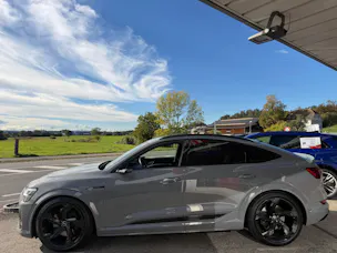 AUDI e-tron S Sportback quattro