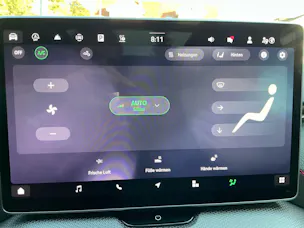 SKODA Kodiaq 2.0 TSI 265 PS 4x4 RS *** TOP AUSSTATTUNG MIT HEAD UP DISPLAY & ANHÄNGERKUPPLUNG ***